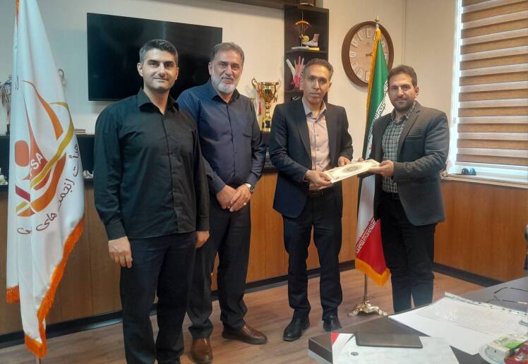 حکم ریاست جناب آقای دکتر پیمان نصیری در کمیته ارزیابی عملکرد، به ایشان اعطا شد.