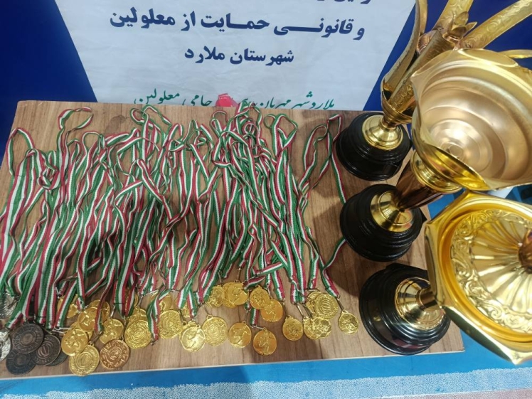 رقابت پرشور دختران و پسران توانیاب در مسابقات دارت و طناب‌کشی ملارد