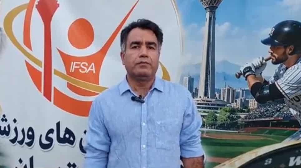 به گزارش روابط عمومی هیأت انجمنهای ورزشی استان تهران، داوود نوری، سرپرست کمیته داژبال هیأت انجمنهای ورزشی استان تهران، از برنامههای این کمیته برای توسعه، بهروزرسانی و معرفی بیشتر رشته داژبال در سطح استان تهران خبر داد. نوری در گفتوگویی با اشاره به پیشینه آشنای این رشته در میان مردم اظهار کرد: داژبال همان بازی آشنای «وسطی» است که طی سالهای اخیر از قالب یک بازی سنتی و تفریحی خارج شده و به شکل یک ورزش سازمانیافته و رقابتی توسعه پیدا کرده است. وی افزود: داژبال امروز در سطح بینالمللی دنبال میشود و مسابقات جهانی این رشته نیز برگزار میشود؛ موضوعی که نشاندهنده ظرفیت بالای داژبال برای توسعه در بخشهای همگانی و قهرمانی است. تلاش برای توسعه داژبال در ایران و تهران سرپرست کمیته داژبال هیأت انجمنهای ورزشی استان تهران با اشاره به تلاشهای متخصصان و فعالان این رشته در کشور عنوان کرد: در سالهای اخیر اقدامات ارزشمندی برای توسعه داژبال در ایران انجام شده و این رشته توانسته جایگاه قابل توجهی در میان ورزشکاران و علاقهمندان پیدا کند. نوری ادامه داد: در استان تهران نیز تلاش میکنیم با استفاده از ظرفیت مربیان، کارشناسان و فعالان این رشته، داژبال را بهروز کرده و زمینه آشنایی بیشتر جوانان و علاقهمندان با این ورزش را فراهم کنیم. معرفی داژبال در جشنواره فرهنگیورزشی هفته دولت وی همچنین با اشاره به حضور کمیته داژبال در جشنواره فرهنگیورزشی هفته دولت در بوستان بزرگ ولایت گفت: این جشنواره فرصت مناسبی بود تا داژبال را بیش از گذشته به شهروندان تهرانی معرفی کنیم. نوری افزود: حضور رشتههای مختلف ورزشی در چنین رویدادهایی باعث میشود مردم با رشتههایی که شاید کمتر شناخته شدهاند آشنا شوند و زمینه برای جذب علاقهمندان و توسعه آنها در سطح استان فراهم شود. ورزش؛ عاملی برای نشاط و مشارکت اجتماعی سرپرست کمیته داژبال هیأت انجمنهای ورزشی استان تهران با تأکید بر ظرفیت این رشته برای ایجاد نشاط و مشارکت جمعی اظهار کرد: یکی از اهداف ما این است که با توسعه داژبال، زمینه حضور بیشتر جوانان و شهروندان در فعالیتهای ورزشی فراهم شود و از ظرفیت ورزش برای ارتقای روحیه جمعی، نشاط اجتماعی و سلامت جامعه استفاده کنیم. وی در پایان با قدردانی از احمد غلامیپسند، رئیس هیأت انجمنهای ورزشی استان تهران برای حمایت از برگزاری جشنواره و فراهمکردن فرصت معرفی رشتههای ورزشی، ابراز امیدواری کرد با تداوم همکاریها، شاهد رشد و توسعه بیشتر داژبال در استان تهران باشیم.